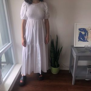 White puffed sleeve dress